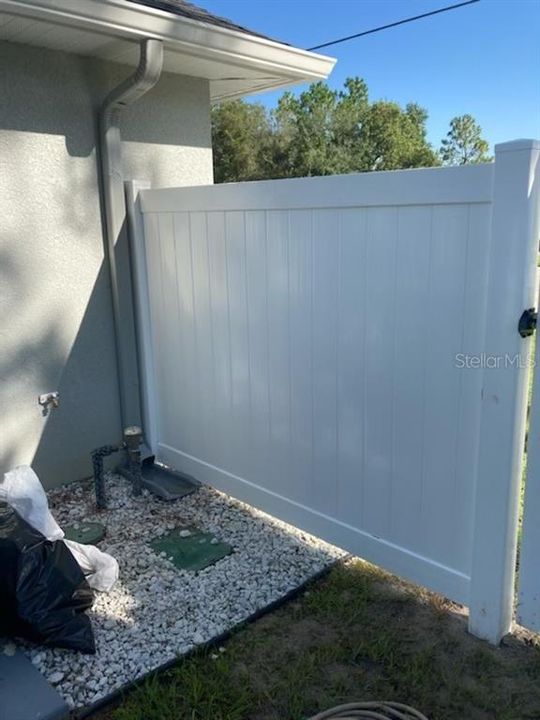 For Rent: $2,300 (3 beds, 2 baths, 1754 Square Feet)