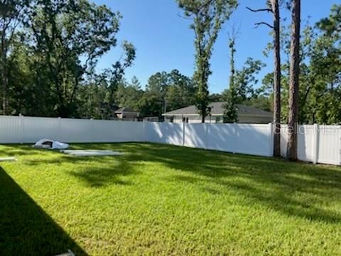 For Rent: $2,300 (3 beds, 2 baths, 1754 Square Feet)