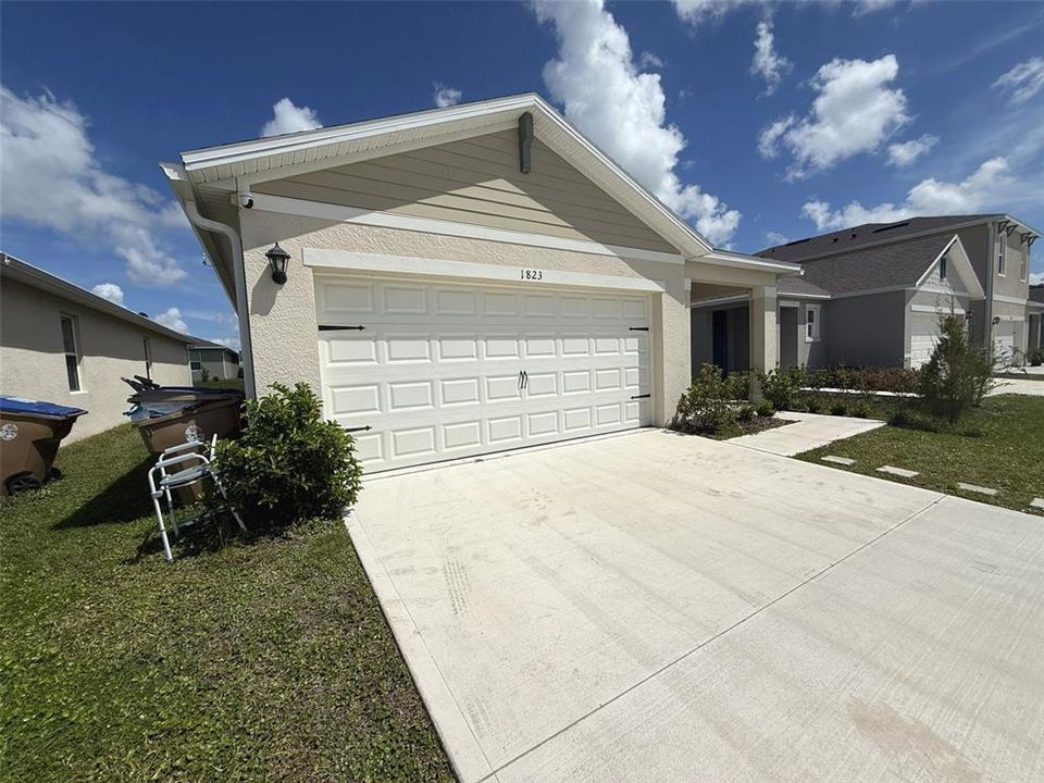 For Rent: $2,400 (3 beds, 2 baths, 1621 Square Feet)