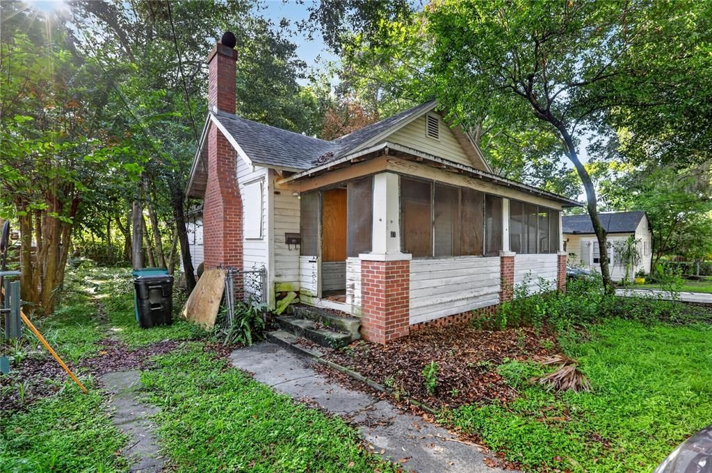 For Sale: $319,000 (3 beds, 1 baths, 1210 Square Feet)