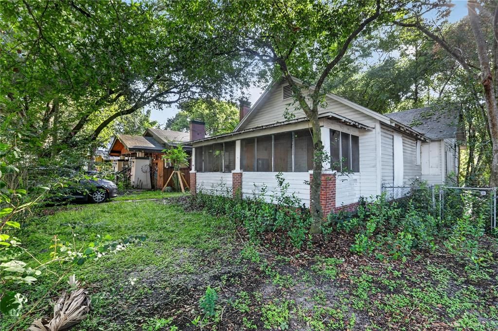 For Sale: $319,000 (3 beds, 1 baths, 1210 Square Feet)