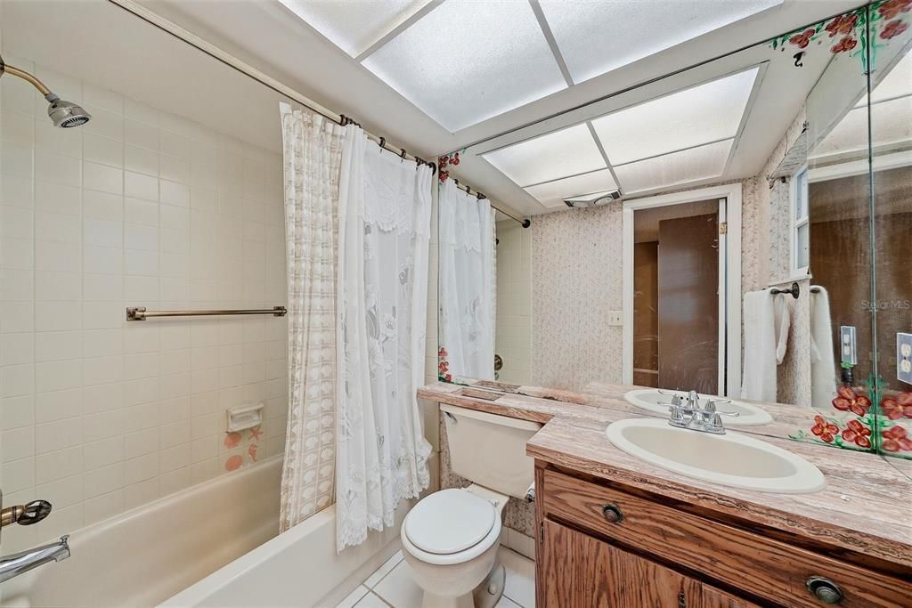 Activo con contrato: $75,000 (1 camas, 1 baños, 900 Pies cuadrados)
