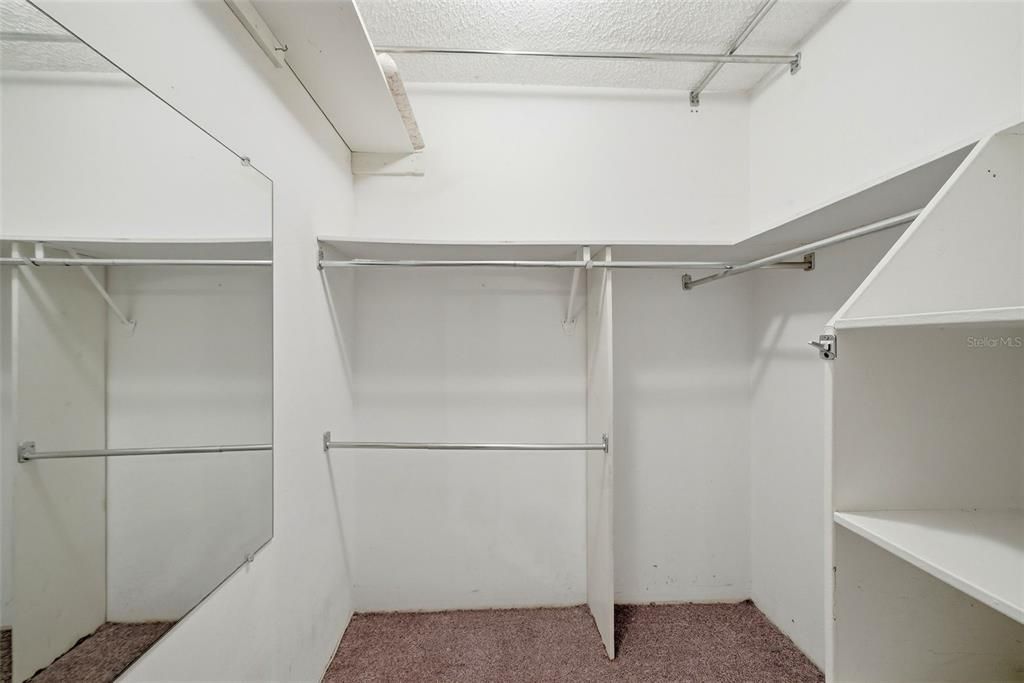 Activo con contrato: $75,000 (1 camas, 1 baños, 900 Pies cuadrados)