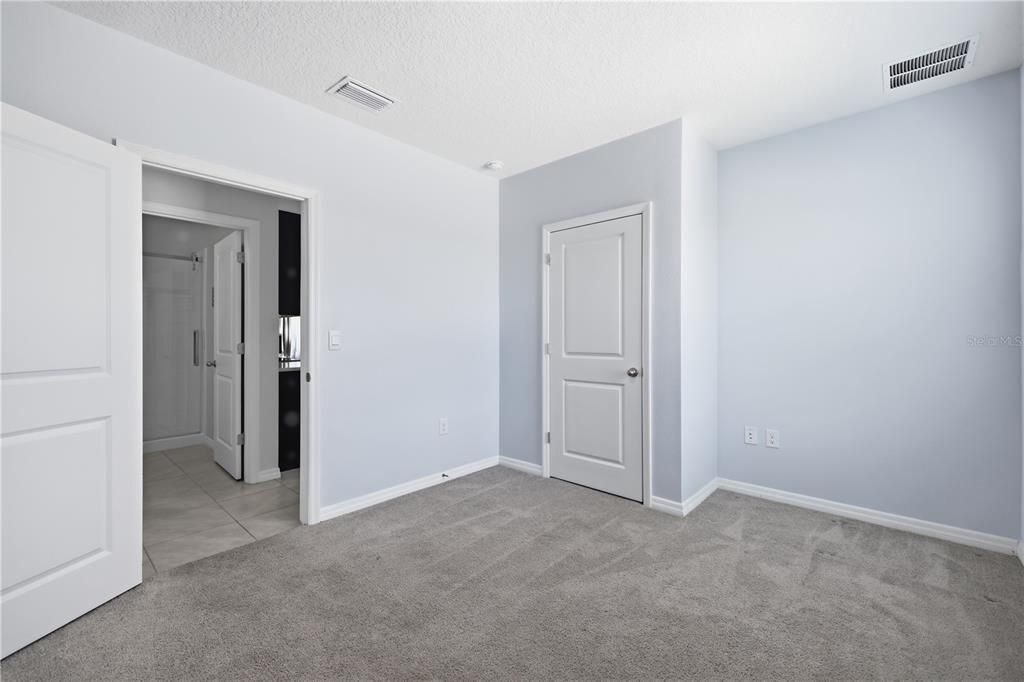 В аренду: $2,700 (5 спален, 3 ванн, 2447 Квадратных фут)
