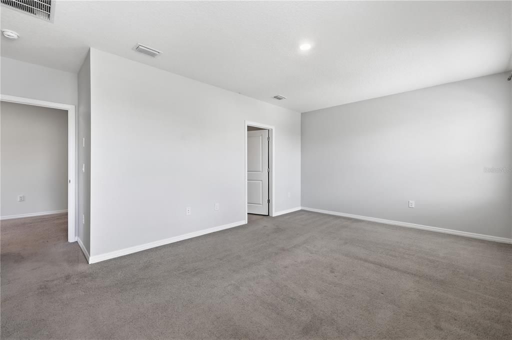 В аренду: $2,700 (5 спален, 3 ванн, 2447 Квадратных фут)