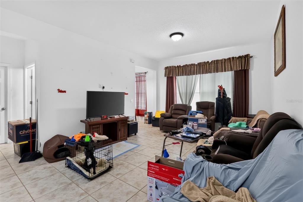 На продажу: $235,000 (2 спален, 2 ванн, 1341 Квадратных фут)