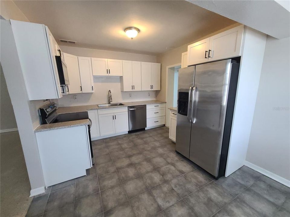 For Rent: $2,600 (3 beds, 2 baths, 1074 Square Feet)