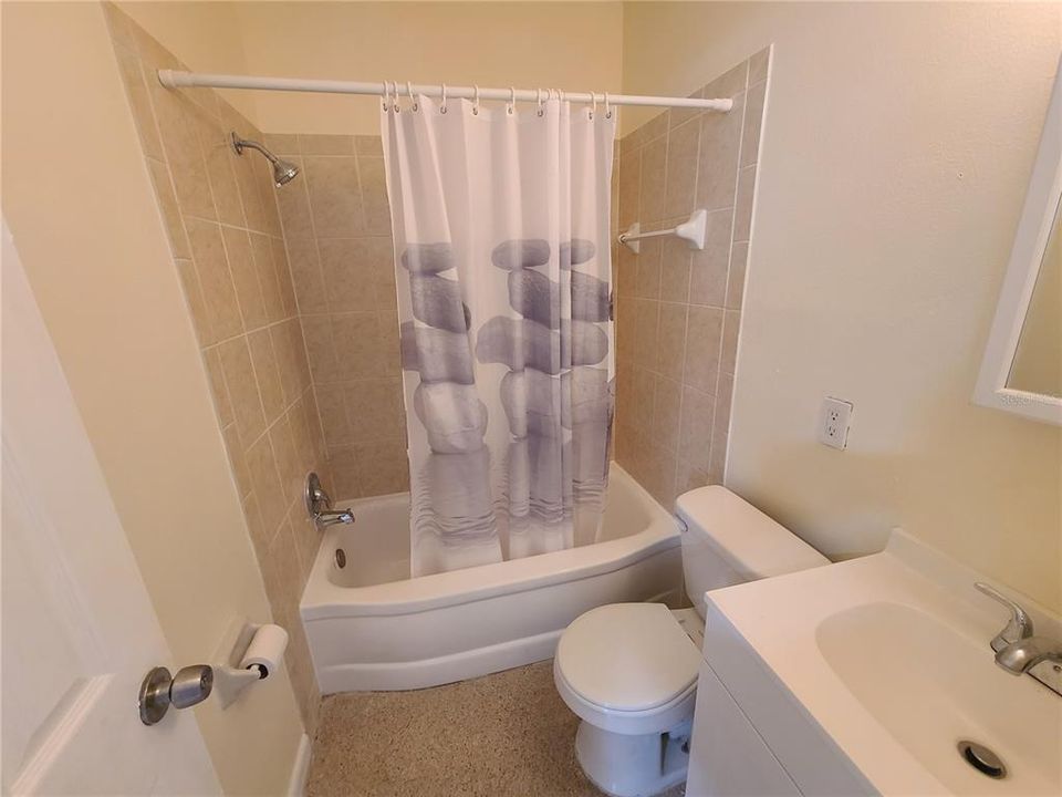 For Rent: $2,600 (3 beds, 2 baths, 1074 Square Feet)