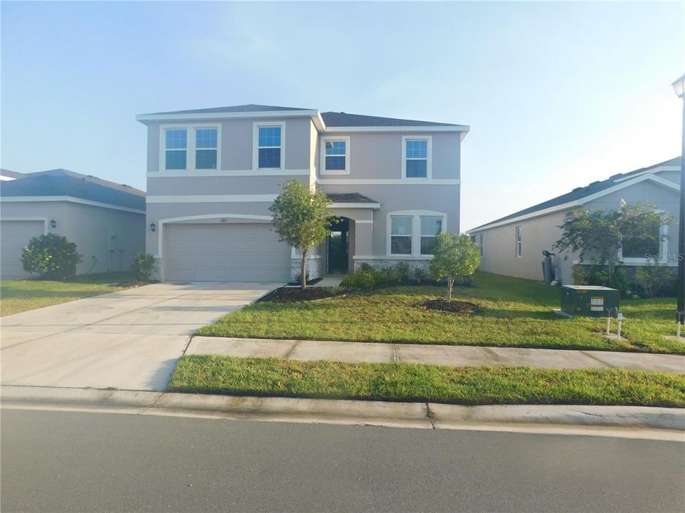 For Sale: $449,900 (4 beds, 3 baths, 2756 Square Feet)