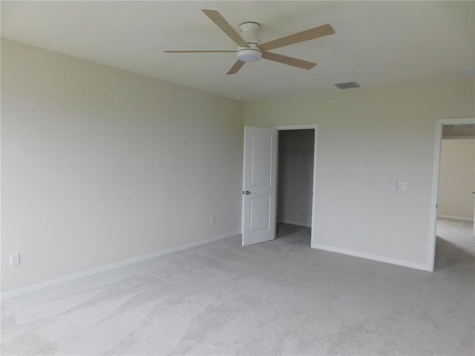 For Sale: $449,900 (4 beds, 3 baths, 2756 Square Feet)