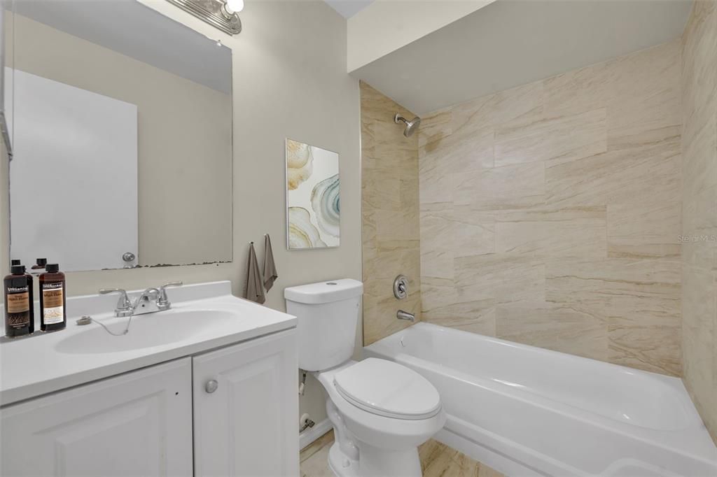 For Rent: $1,245 (2 beds, 2 baths, 1006 Square Feet)