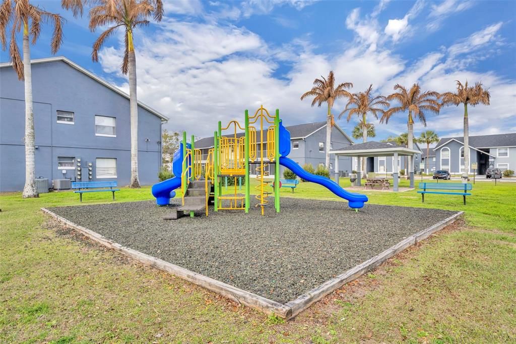 For Rent: $1,245 (2 beds, 2 baths, 1006 Square Feet)