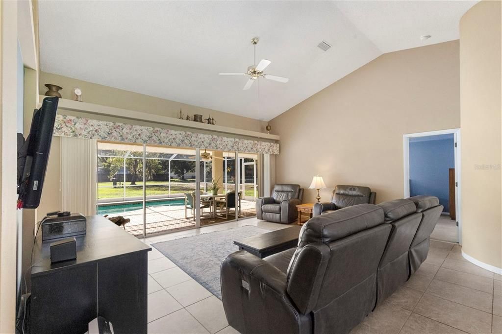 For Sale: $624,999 (3 beds, 2 baths, 1794 Square Feet)