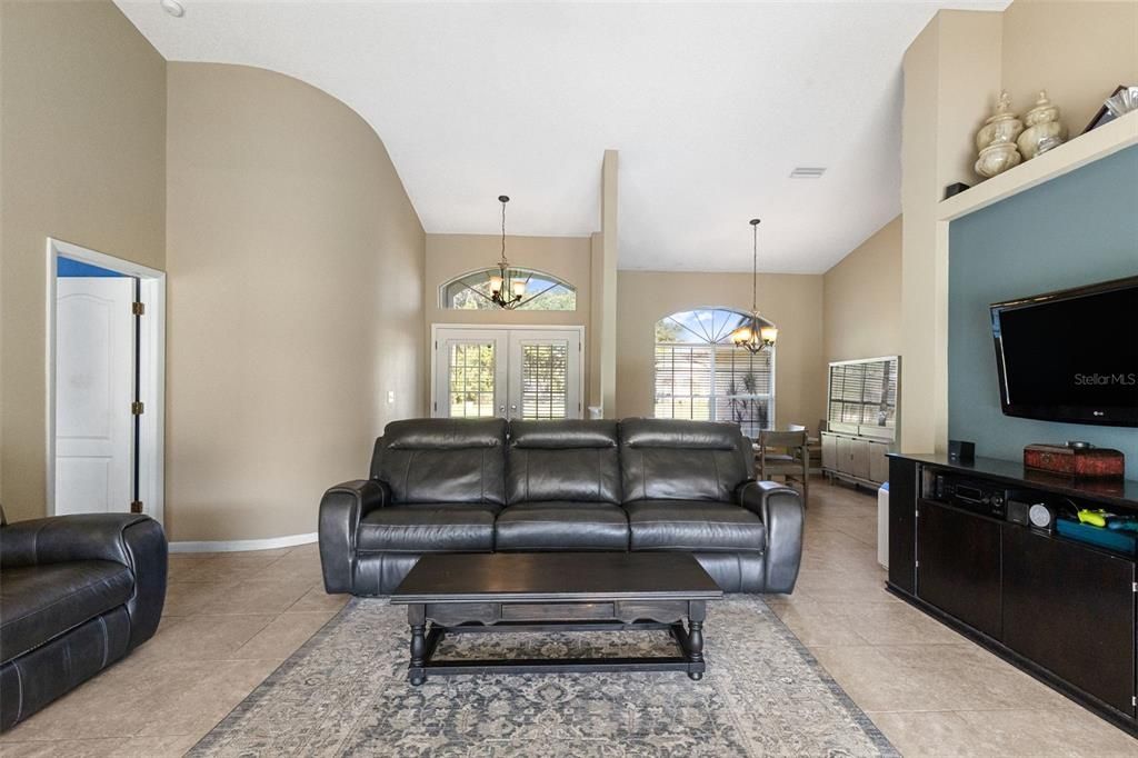 For Sale: $624,999 (3 beds, 2 baths, 1794 Square Feet)