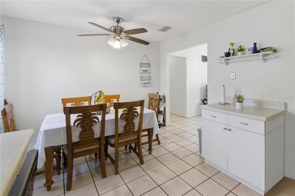 For Rent: $1,800 (3 beds, 2 baths, 1008 Square Feet)