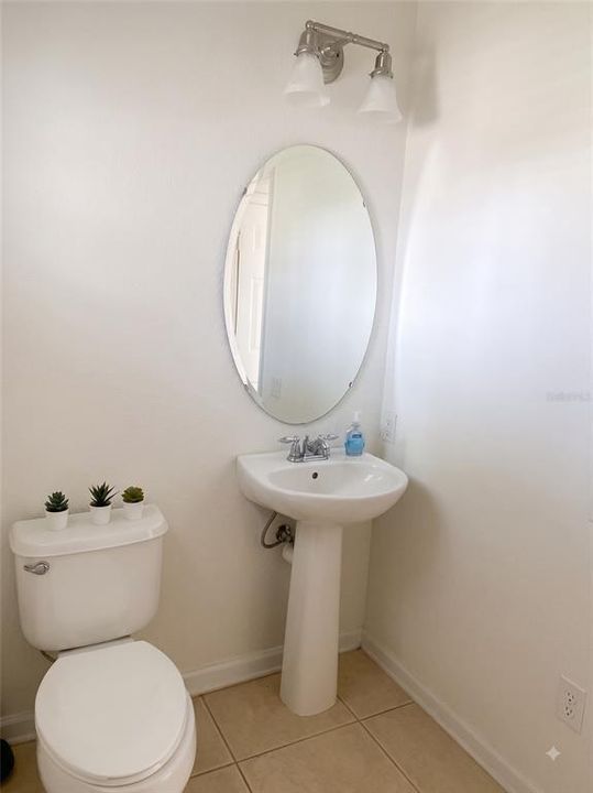 For Rent: $2,300 (3 beds, 2 baths, 1668 Square Feet)