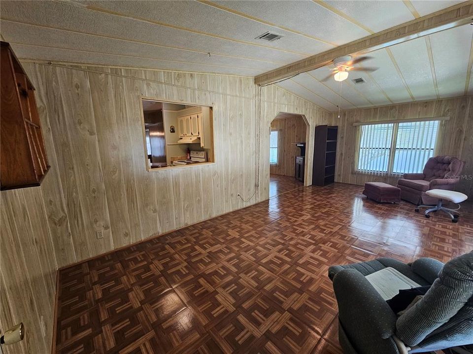 На продажу: $103,000 (2 спален, 2 ванн, 1152 Квадратных фут)
