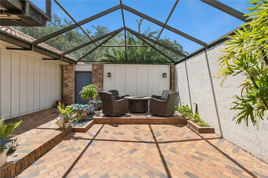En Venta: $660,000 (3 camas, 3 baños, 1690 Pies cuadrados)