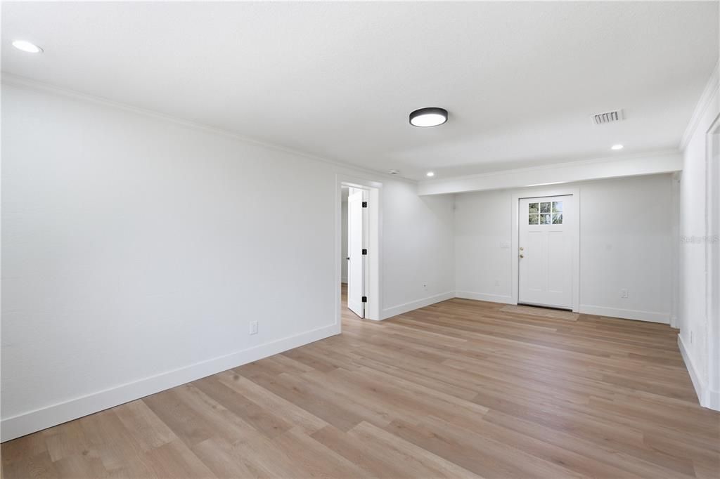 En Venta: $415,000 (4 camas, 2 baños, 1328 Pies cuadrados)