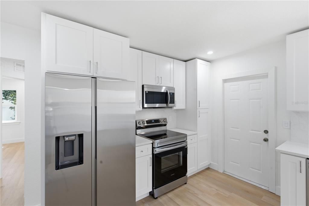 En Venta: $415,000 (4 camas, 2 baños, 1328 Pies cuadrados)