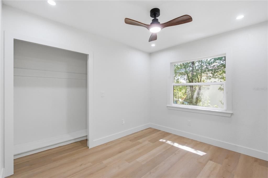 En Venta: $415,000 (4 camas, 2 baños, 1328 Pies cuadrados)