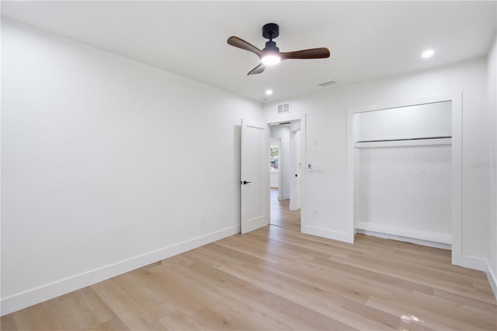 En Venta: $415,000 (4 camas, 2 baños, 1328 Pies cuadrados)