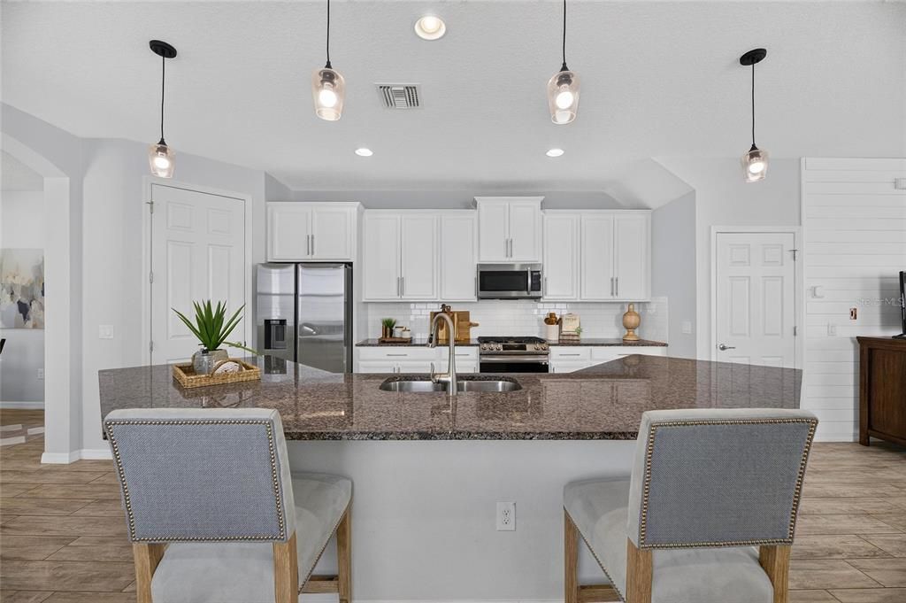 For Sale: $415,000 (3 beds, 2 baths, 2141 Square Feet)