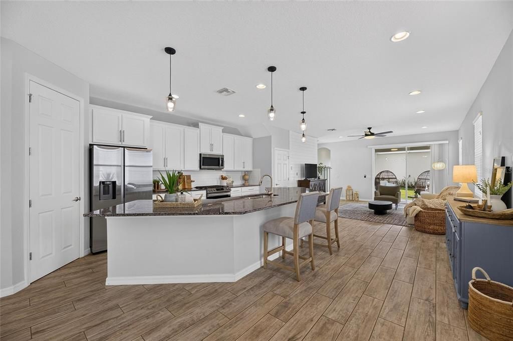 For Sale: $415,000 (3 beds, 2 baths, 2141 Square Feet)