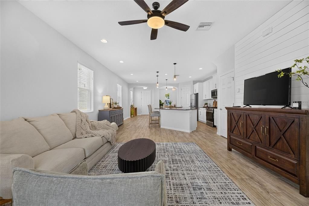 For Sale: $415,000 (3 beds, 2 baths, 2141 Square Feet)