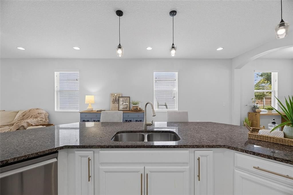 For Sale: $415,000 (3 beds, 2 baths, 2141 Square Feet)