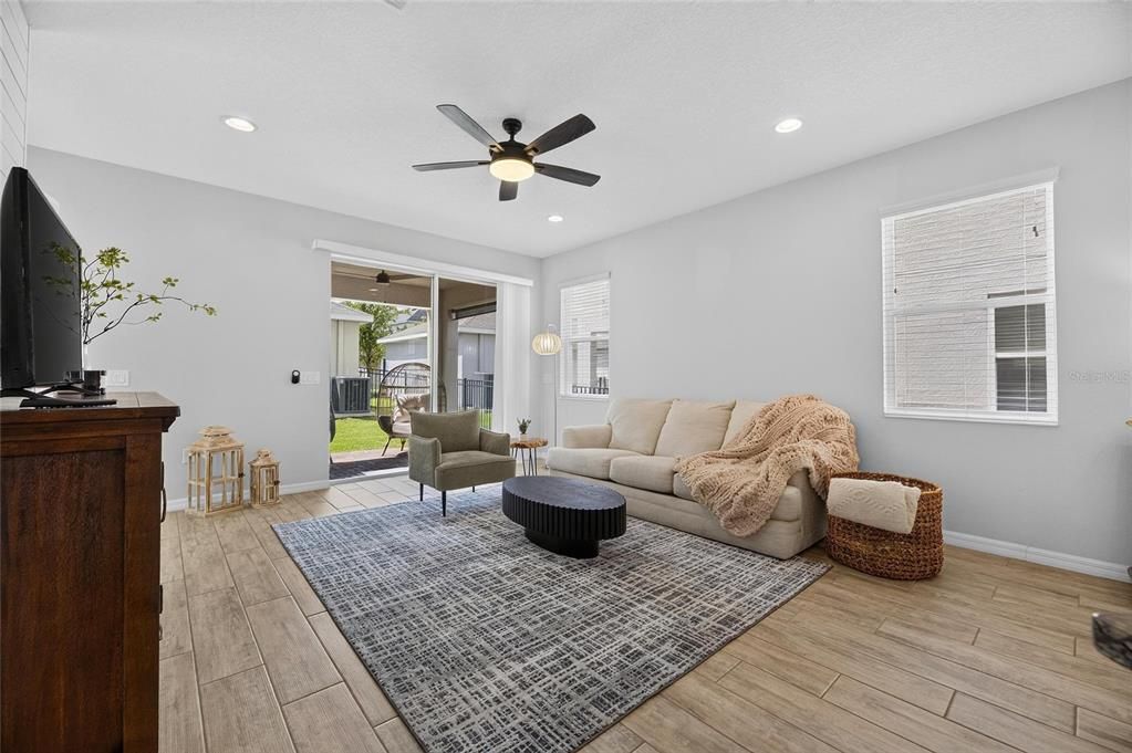 For Sale: $415,000 (3 beds, 2 baths, 2141 Square Feet)