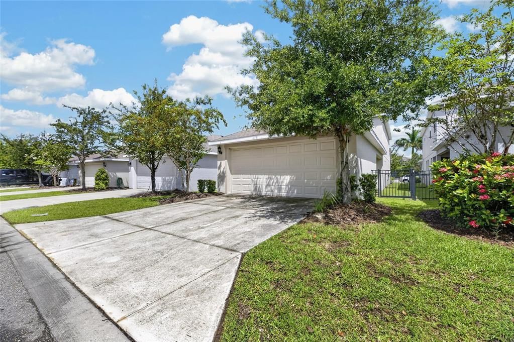 For Sale: $415,000 (3 beds, 2 baths, 2141 Square Feet)