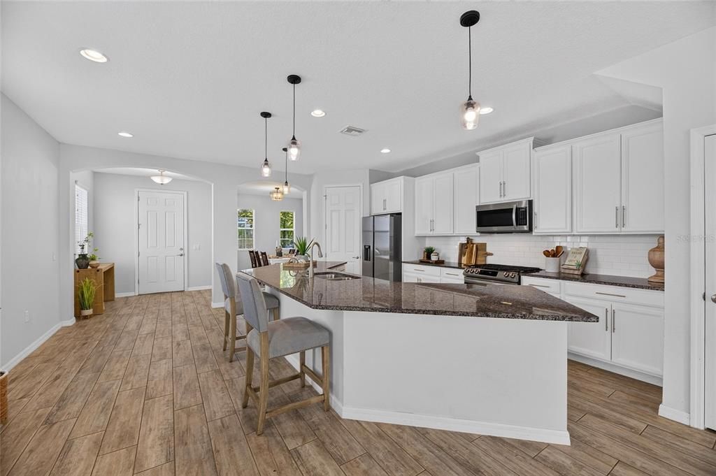 For Sale: $415,000 (3 beds, 2 baths, 2141 Square Feet)