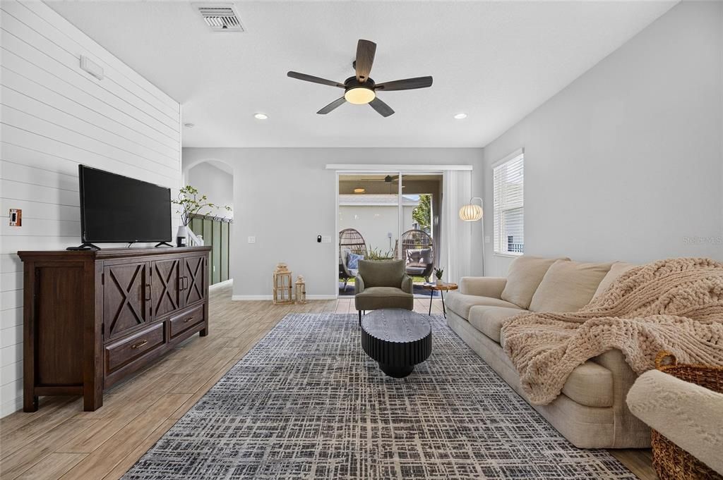 For Sale: $415,000 (3 beds, 2 baths, 2141 Square Feet)