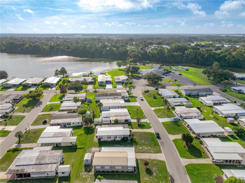 На продажу: $229,500 (2 спален, 2 ванн, 1160 Квадратных фут)