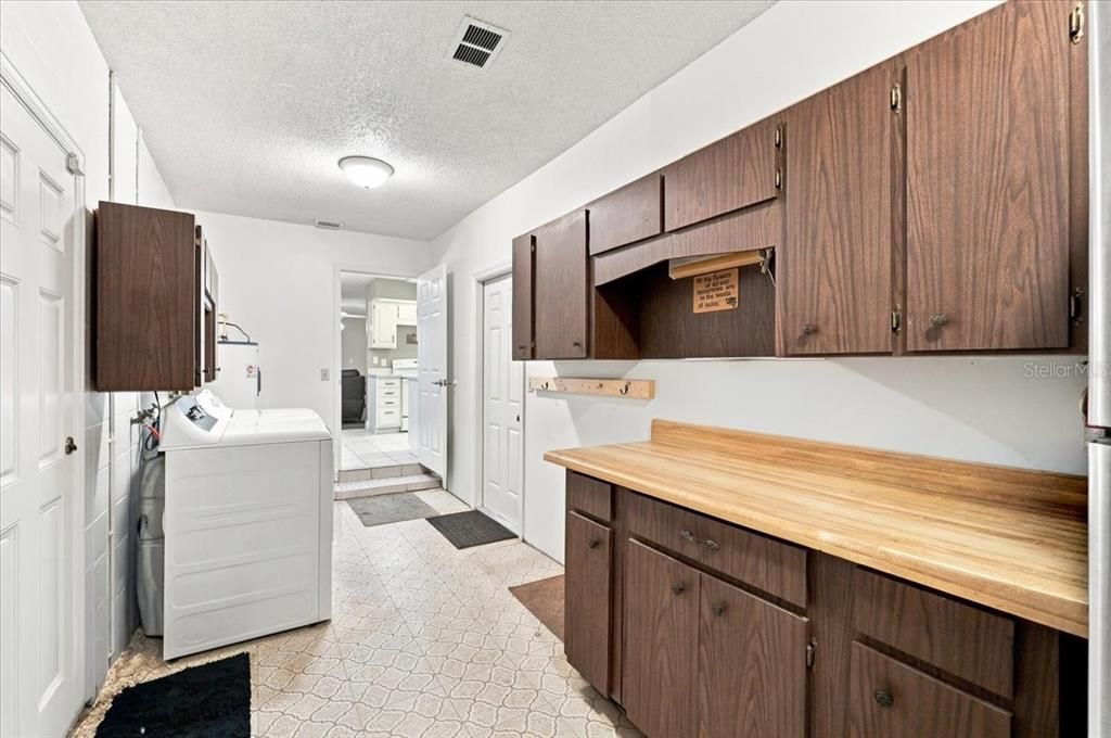 На продажу: $385,000 (3 спален, 2 ванн, 1811 Квадратных фут)