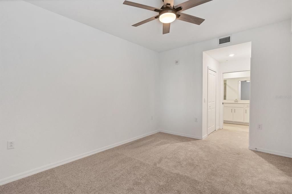 For Sale: $209,000 (2 beds, 2 baths, 1154 Square Feet)