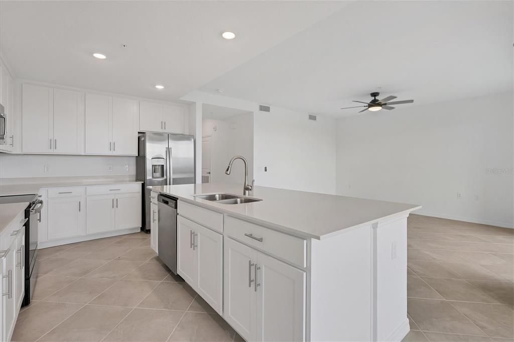 For Sale: $209,000 (2 beds, 2 baths, 1154 Square Feet)