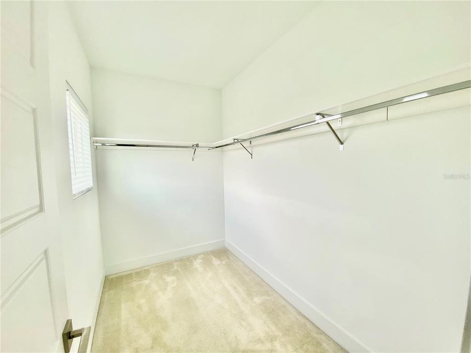 En Renta: $3,150 (4 camas, 2 baños, 1937 Pies cuadrados)