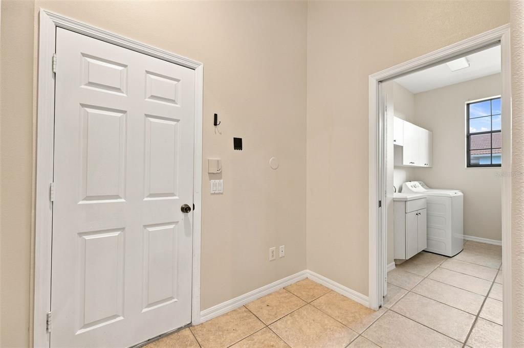 For Sale: $1,184,000 (5 beds, 4 baths, 4207 Square Feet)