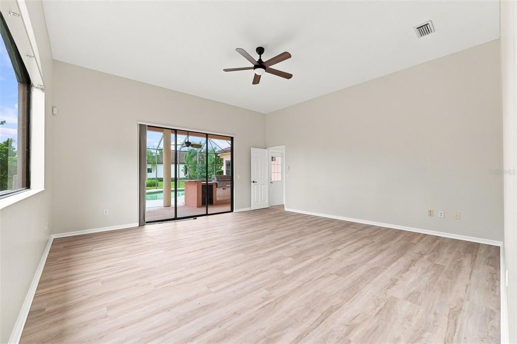 For Sale: $1,184,000 (5 beds, 4 baths, 4207 Square Feet)
