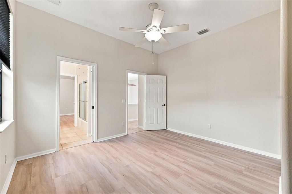 For Sale: $1,184,000 (5 beds, 4 baths, 4207 Square Feet)