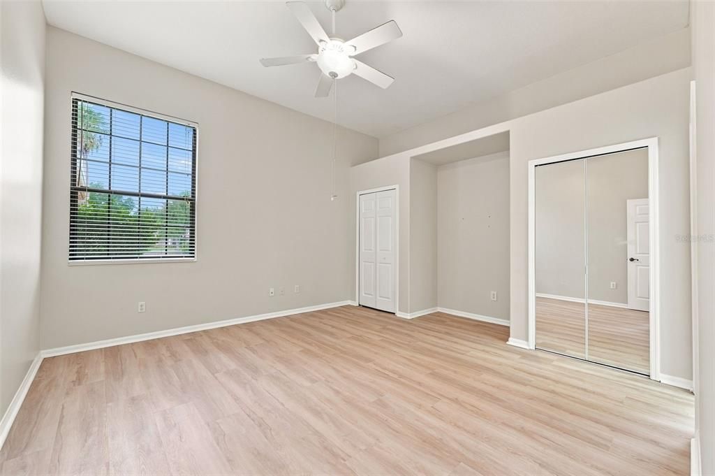 For Sale: $1,184,000 (5 beds, 4 baths, 4207 Square Feet)