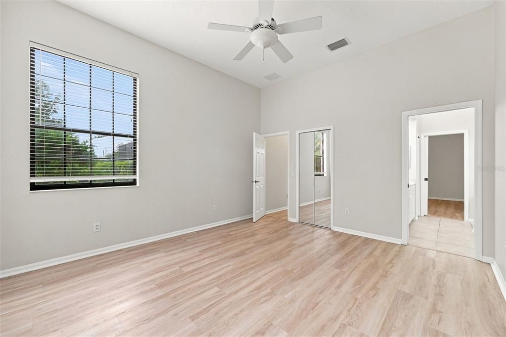 For Sale: $1,184,000 (5 beds, 4 baths, 4207 Square Feet)