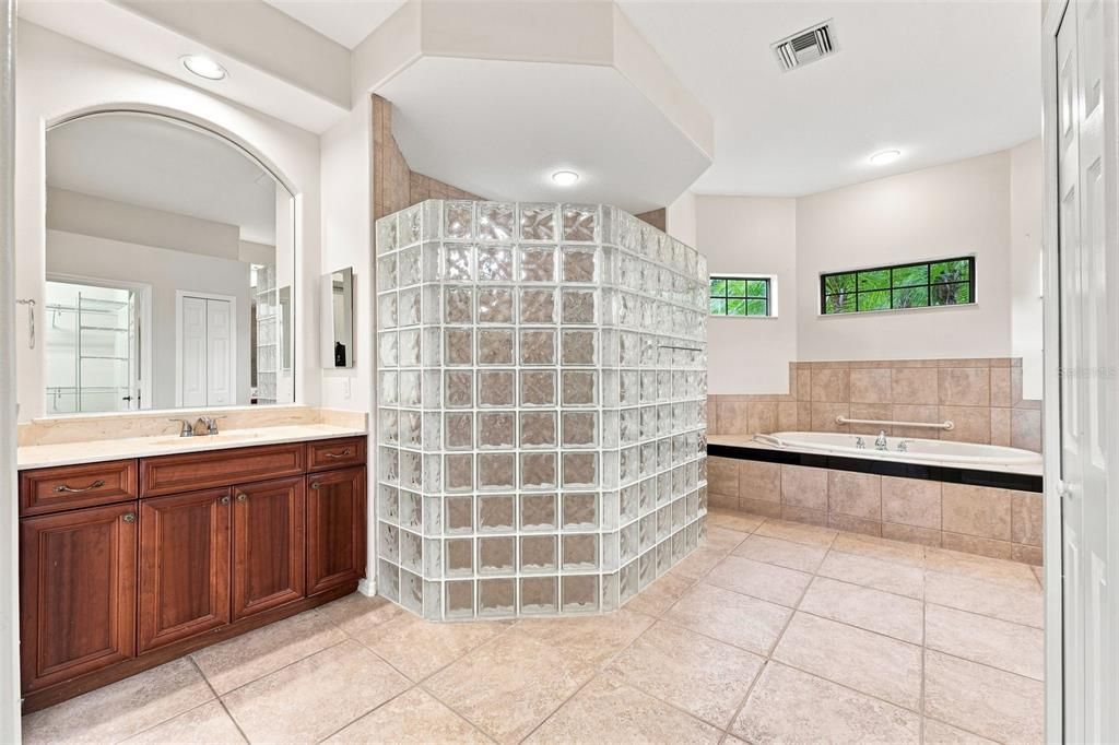 For Sale: $1,184,000 (5 beds, 4 baths, 4207 Square Feet)