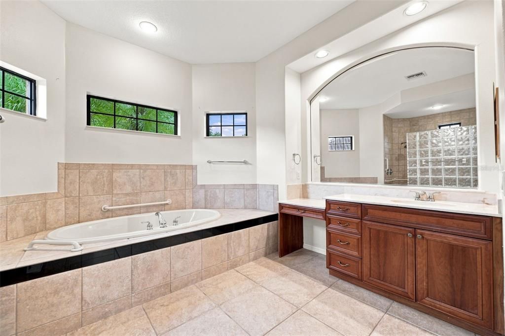 For Sale: $1,184,000 (5 beds, 4 baths, 4207 Square Feet)