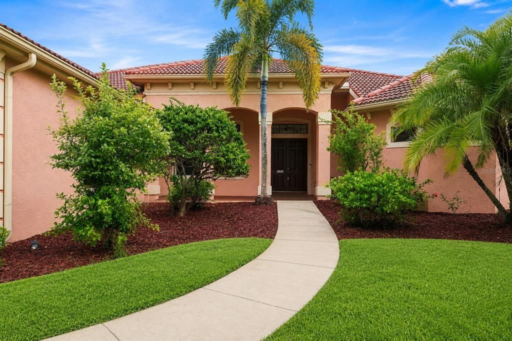 For Sale: $1,184,000 (5 beds, 4 baths, 4207 Square Feet)