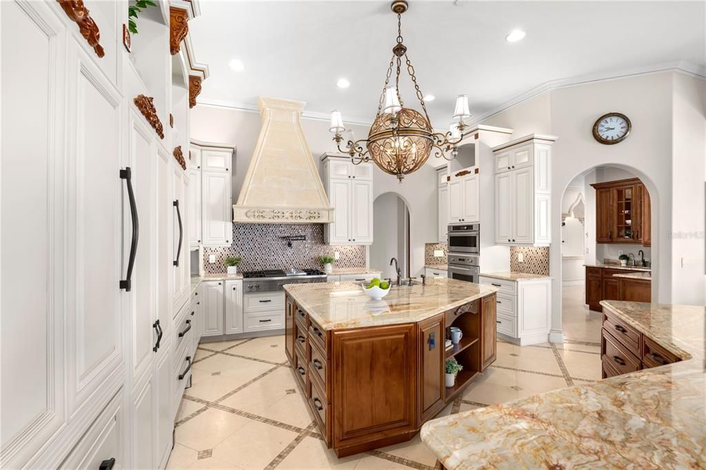 For Sale: $4,250,000 (7 beds, 11 baths, 8319 Square Feet)