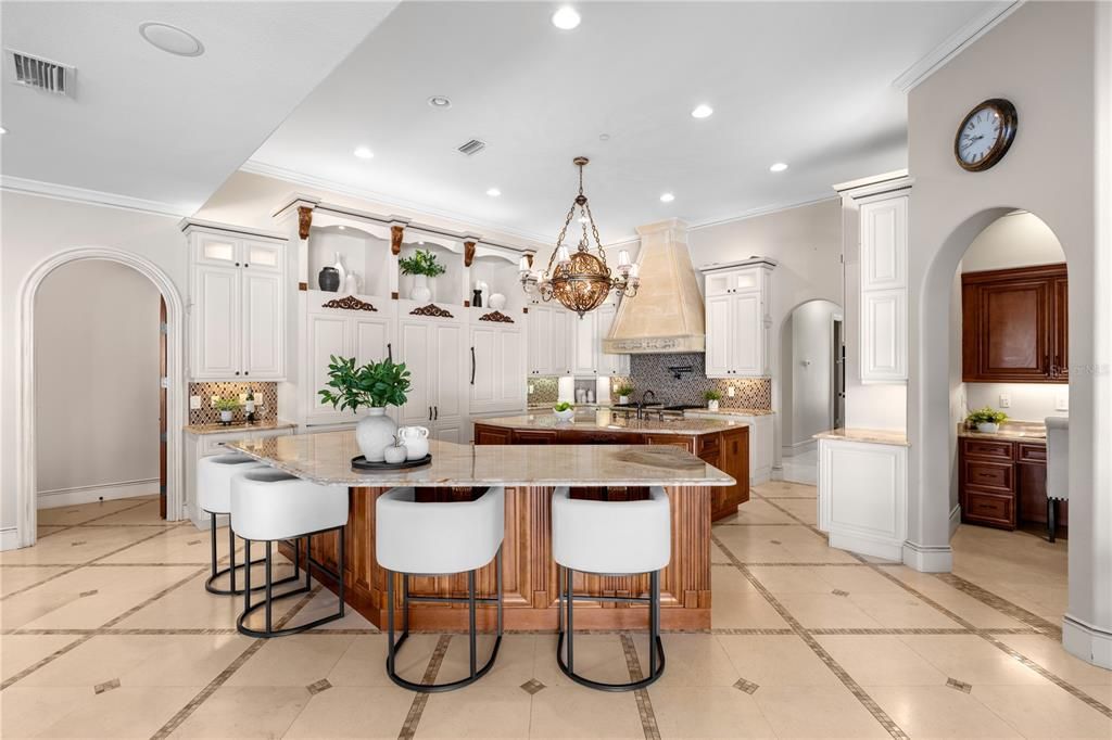 For Sale: $4,250,000 (7 beds, 11 baths, 8319 Square Feet)