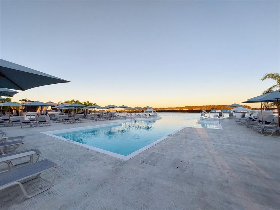 En Renta: $2,495 (4 camas, 2 baños, 1939 Pies cuadrados)